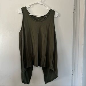 Halston size xl tank